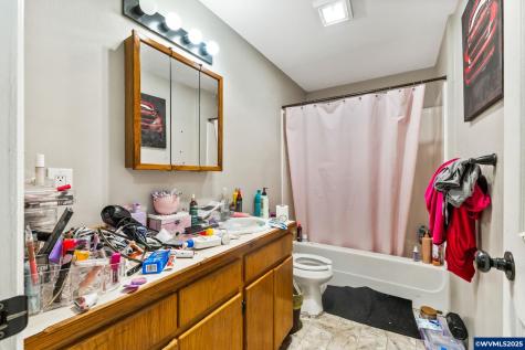 1188 18th Avenue Sweet Home OR 97386