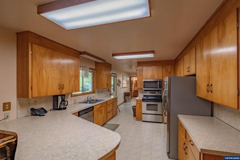 23547 Woods Creek Road Philomath OR 97370