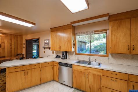 23547 Woods Creek Road Philomath OR 97370