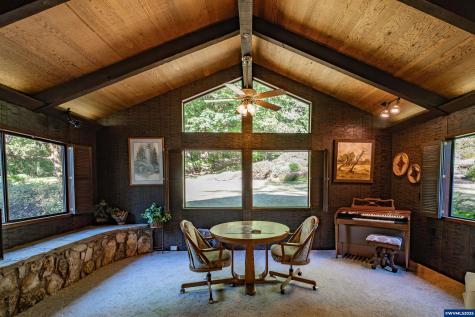 23547 Woods Creek Road Philomath OR 97370