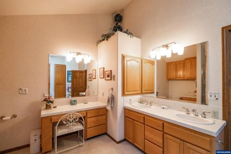 23547 Woods Creek Road Philomath OR 97370