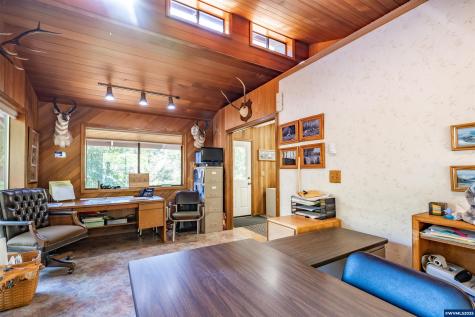 23547 Woods Creek Road Philomath OR 97370