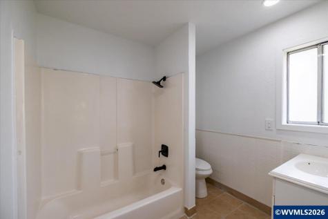 215 N Polk Street Independence OR 97351
