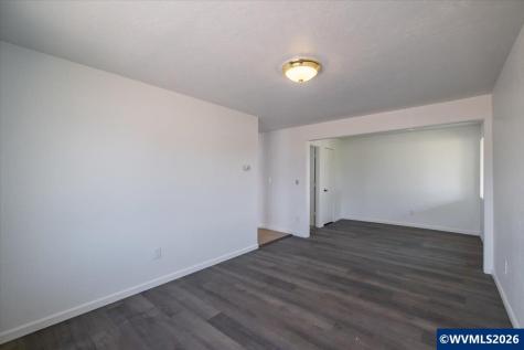215 N Polk Street Independence OR 97351
