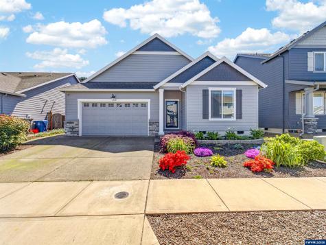 5132 Meteor Avenue NE Salem OR 97305