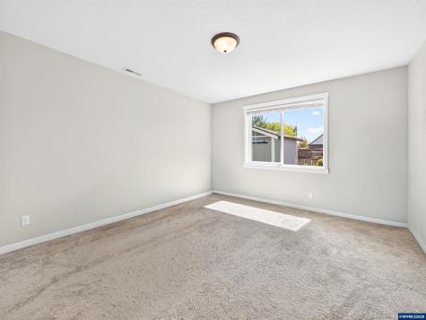 5132 Meteor Avenue NE Salem OR 97305