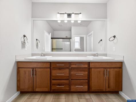 5132 Meteor Avenue NE Salem OR 97305