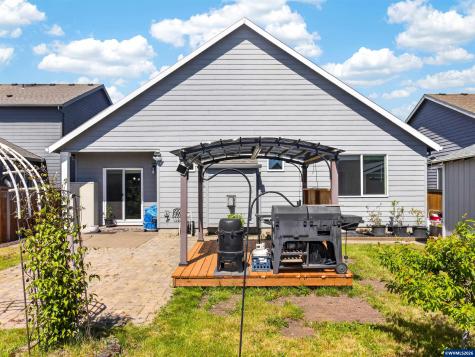 5132 Meteor Avenue NE Salem OR 97305