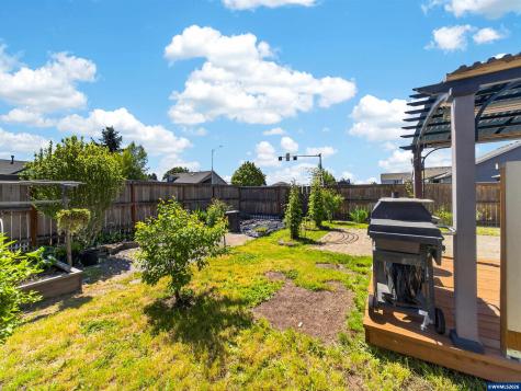 5132 Meteor Avenue NE Salem OR 97305