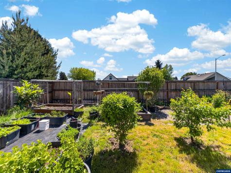 5132 Meteor Avenue NE Salem OR 97305