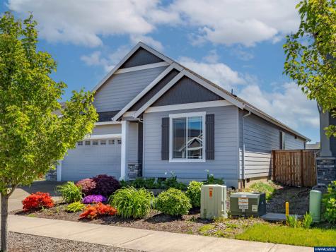 5132 Meteor Avenue NE Salem OR 97305