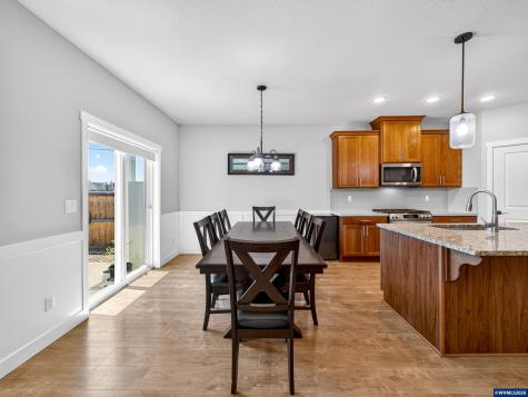 5132 Meteor Avenue NE Salem OR 97305