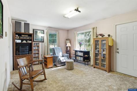 895 Elma Avenue SE Salem OR 97317