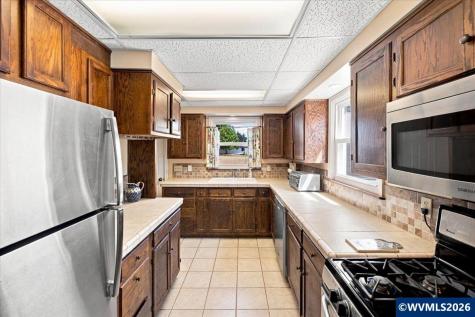 1235 14th Avenue SW Albany OR 97321