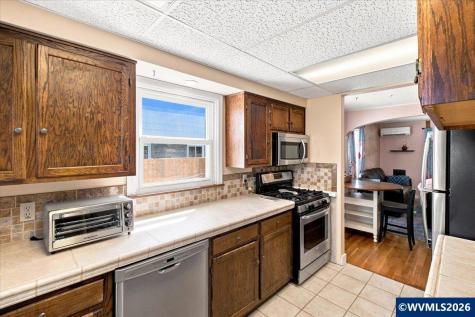 1235 14th Avenue SW Albany OR 97321