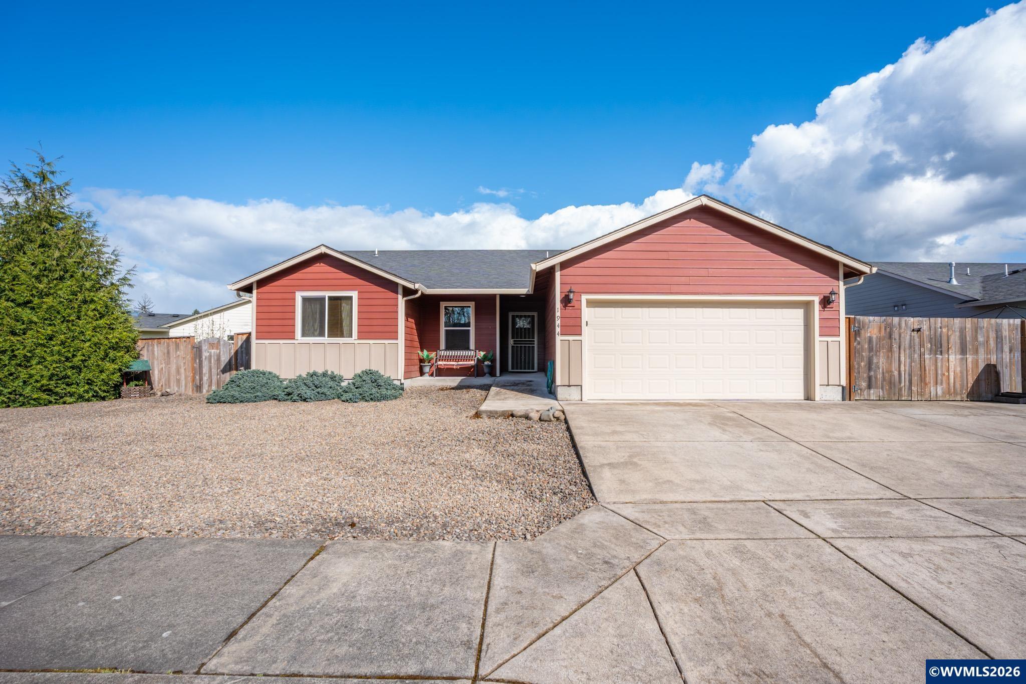 1944 37th Circle Sweet Home OR 97386