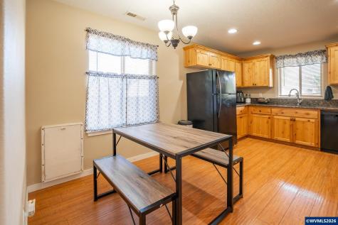 1944 37th Circle Sweet Home OR 97386