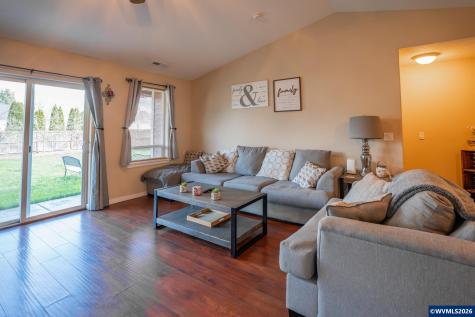 1944 37th Circle Sweet Home OR 97386