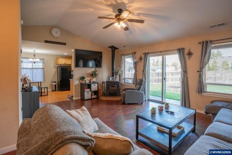 1944 37th Circle Sweet Home OR 97386