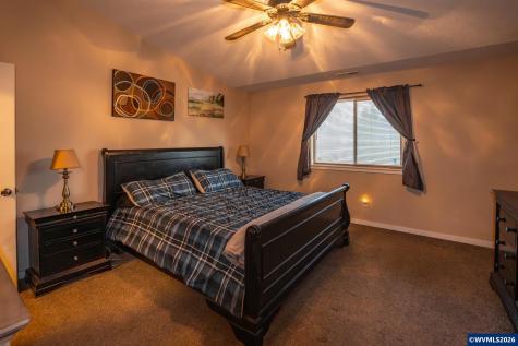 1944 37th Circle Sweet Home OR 97386