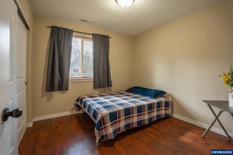 1944 37th Circle Sweet Home OR 97386