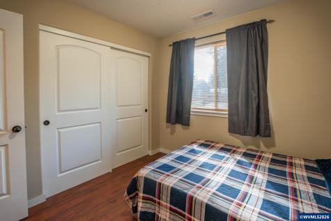 1944 37th Circle Sweet Home OR 97386