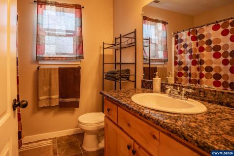 1944 37th Circle Sweet Home OR 97386
