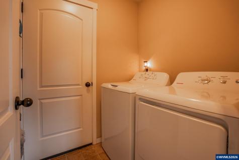 1944 37th Circle Sweet Home OR 97386