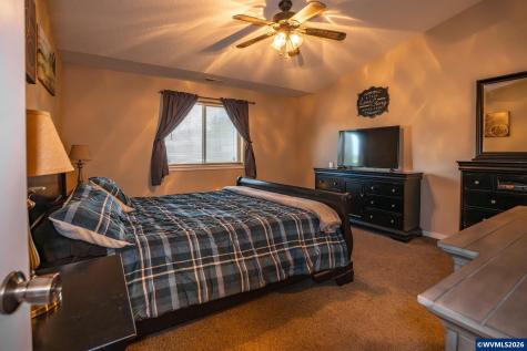 1944 37th Circle Sweet Home OR 97386