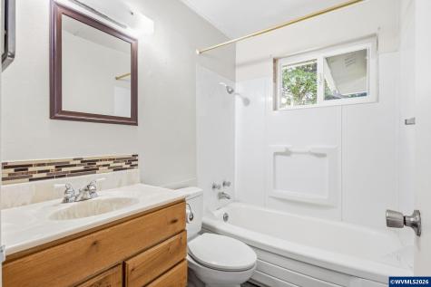 1121 Spruce Street Sweet Home OR 97386