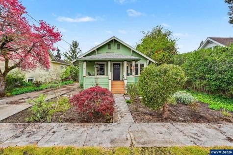 301 Orchard Street Silverton OR 97381