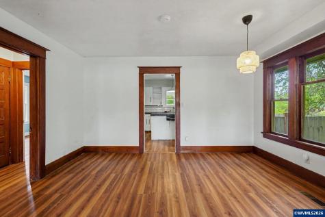 301 Orchard Street Silverton OR 97381
