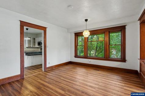 301 Orchard Street Silverton OR 97381