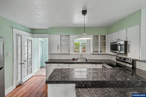 301 Orchard Street Silverton OR 97381