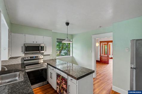 301 Orchard Street Silverton OR 97381