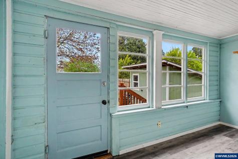 301 Orchard Street Silverton OR 97381