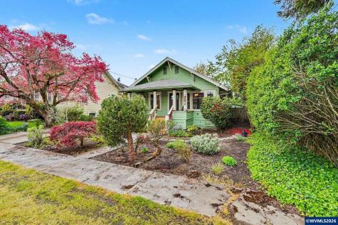 301 Orchard Street Silverton OR 97381