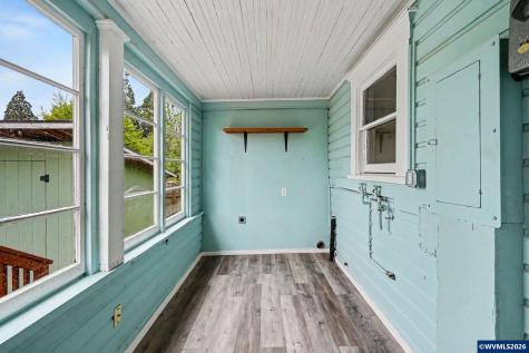 301 Orchard Street Silverton OR 97381