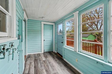 301 Orchard Street Silverton OR 97381