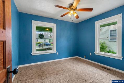 301 Orchard Street Silverton OR 97381