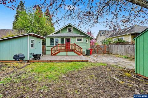 301 Orchard Street Silverton OR 97381