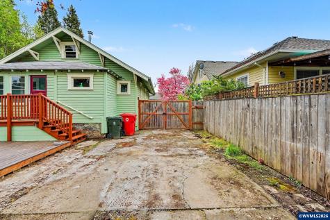 301 Orchard Street Silverton OR 97381
