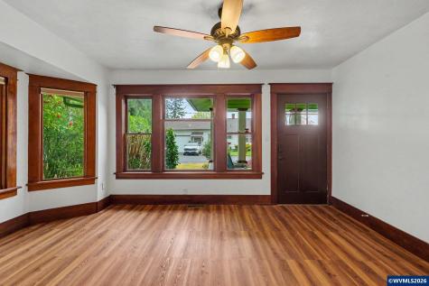 301 Orchard Street Silverton OR 97381