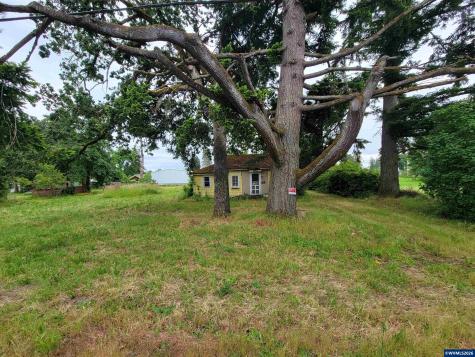 1100 E Santiam Street Stayton OR 97383