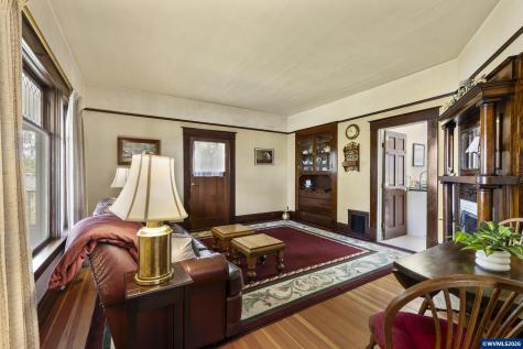 336 Hill Street Silverton OR 97381