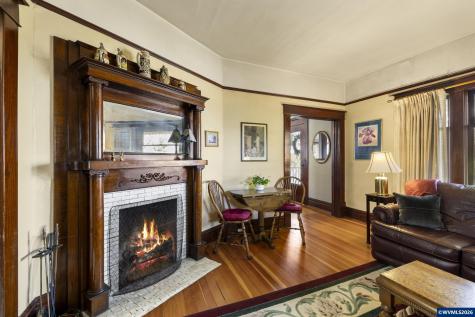 336 Hill Street Silverton OR 97381