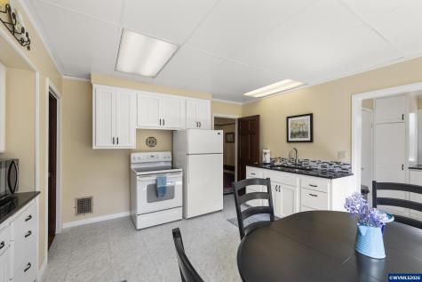 336 Hill Street Silverton OR 97381