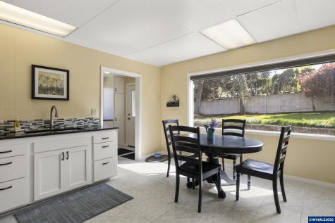 336 Hill Street Silverton OR 97381