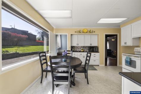 336 Hill Street Silverton OR 97381