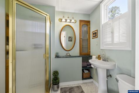 336 Hill Street Silverton OR 97381